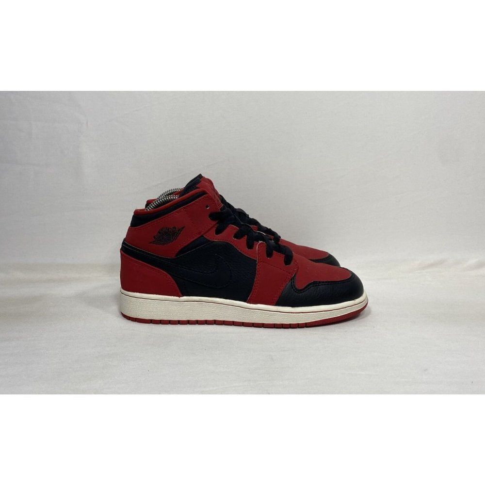 Jordan Athletic Shoes Red and Black
